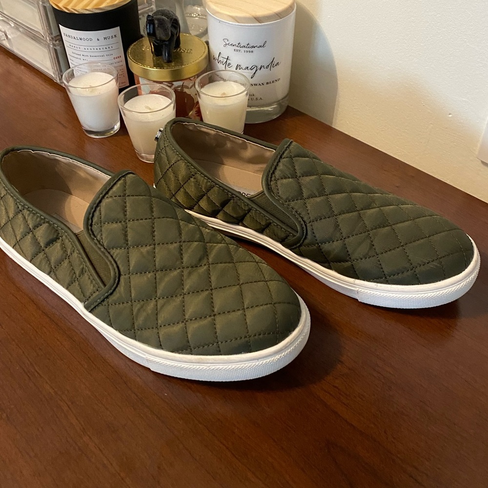Olive ECENTRCQ Steve Madden Slip on Sneaker